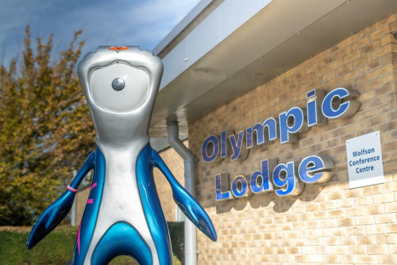 The Olympic Lodge Aylesbury  Exterior photo